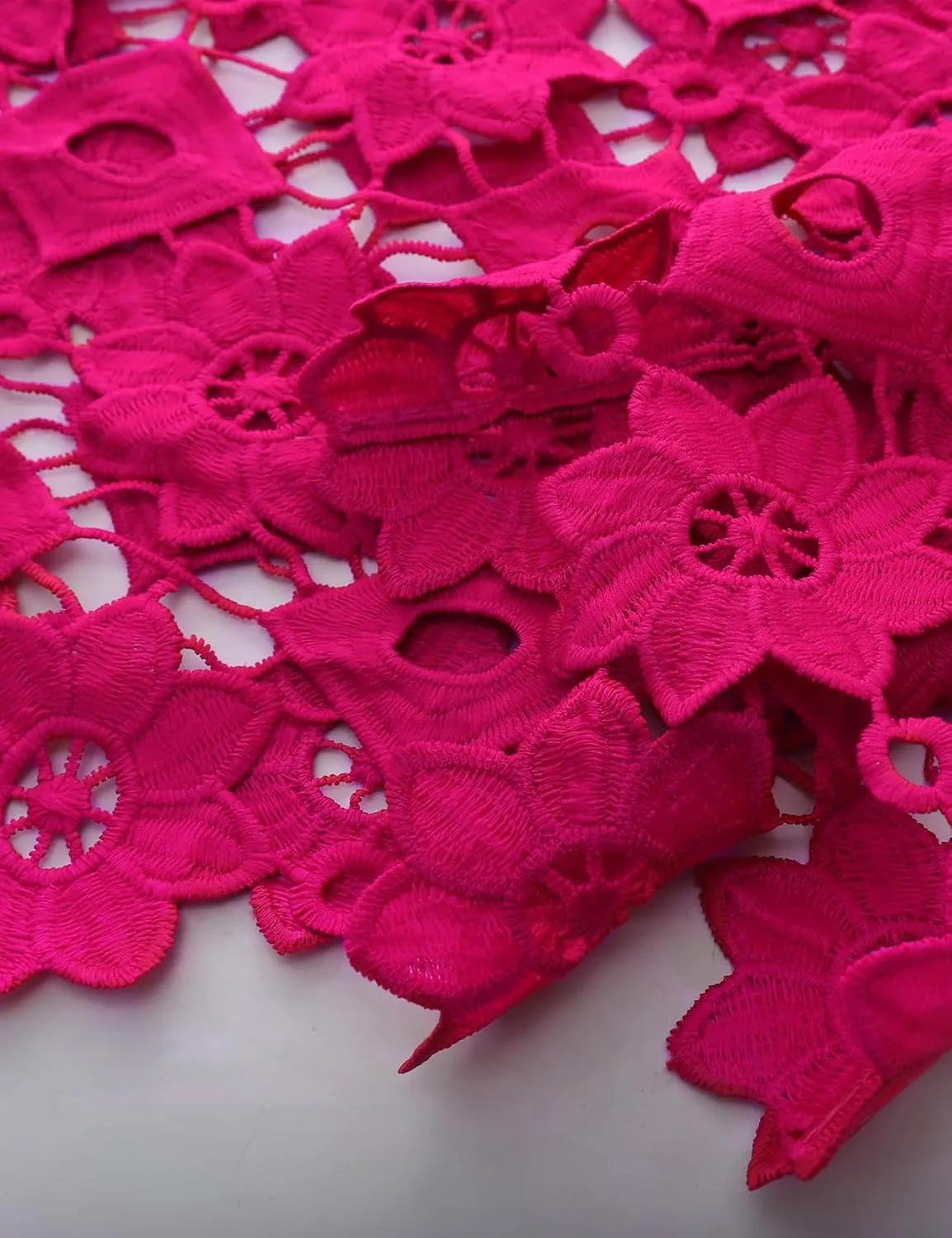 Flygo Womens Hollow Out Floral Lace Vest Cropped Embroideried Summer Crochet Coverup 2025 Trendy Blouse Tops